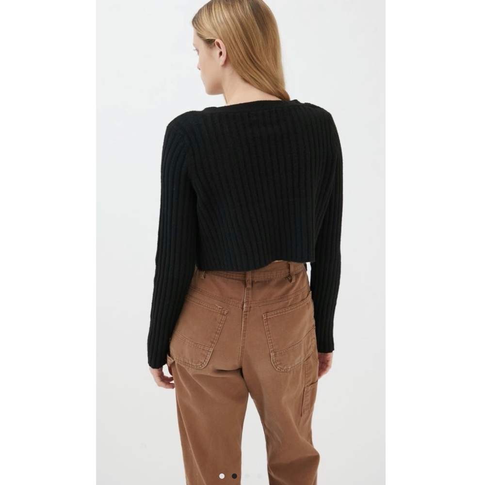 UO Rose Ribbed Cropped Cardigan - Picture 2 of 6